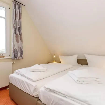 Holiday home Seepferdchen, 15a, Haus Zingst 15a