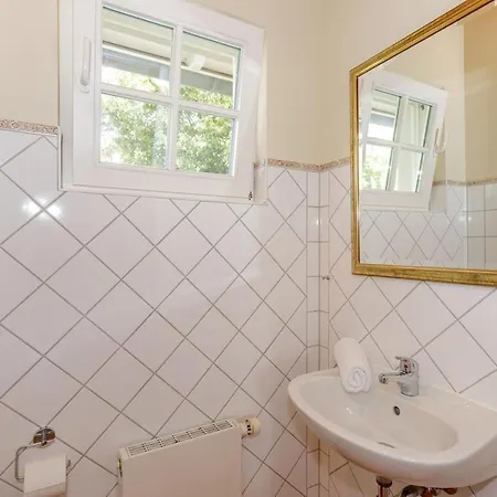 Holiday home Seepferdchen, 15a, Haus Zingst 15a