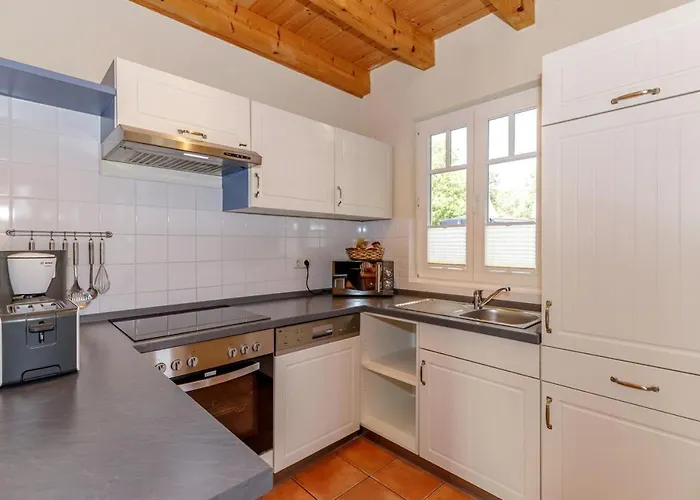 Holiday home Seepferdchen, 15a, Haus Zingst 15a *