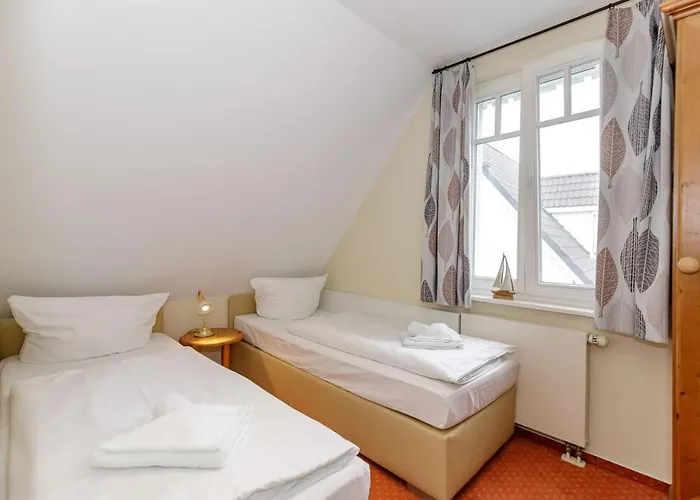 Holiday home Seepferdchen, 15a, Haus Zingst 15a *